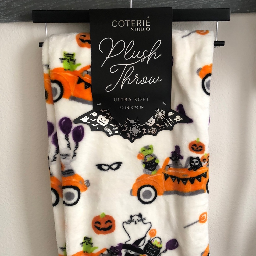 NWT Coterie Studio Plush Halloween Throw